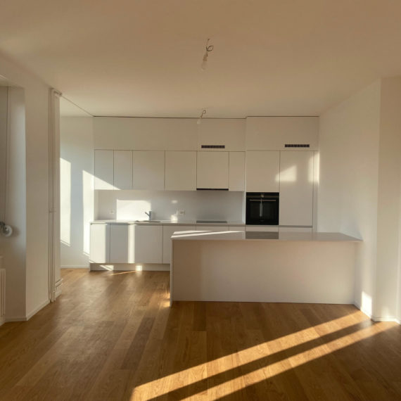 Centre 1, cuisine avec ilot